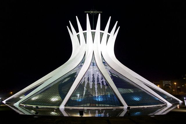 Famous Architects: Cathedral of Brasilia
