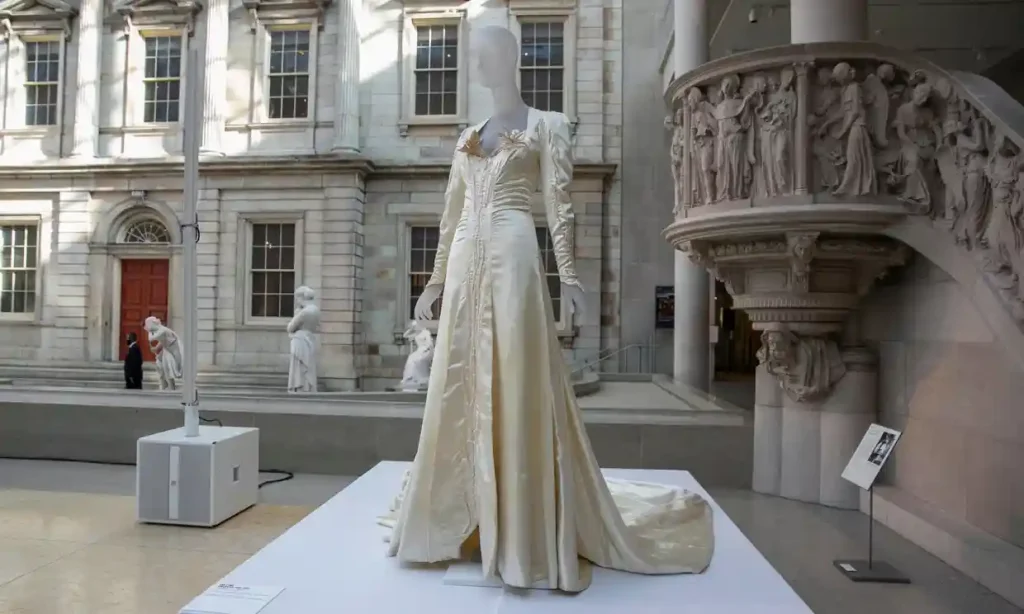 THE MET EXHIBIT – IN AMERICA: AN ANTHOLOGY OF FASHION