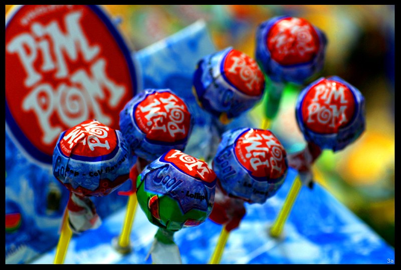 Pim pom lollipop