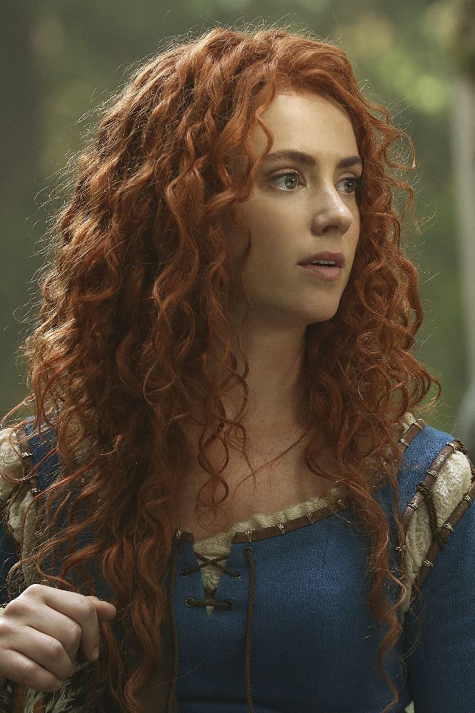 Scottish Actresses: Amy Manson