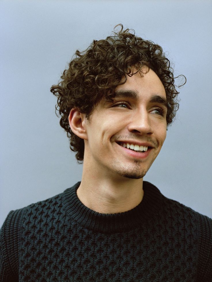 Robert Sheehan