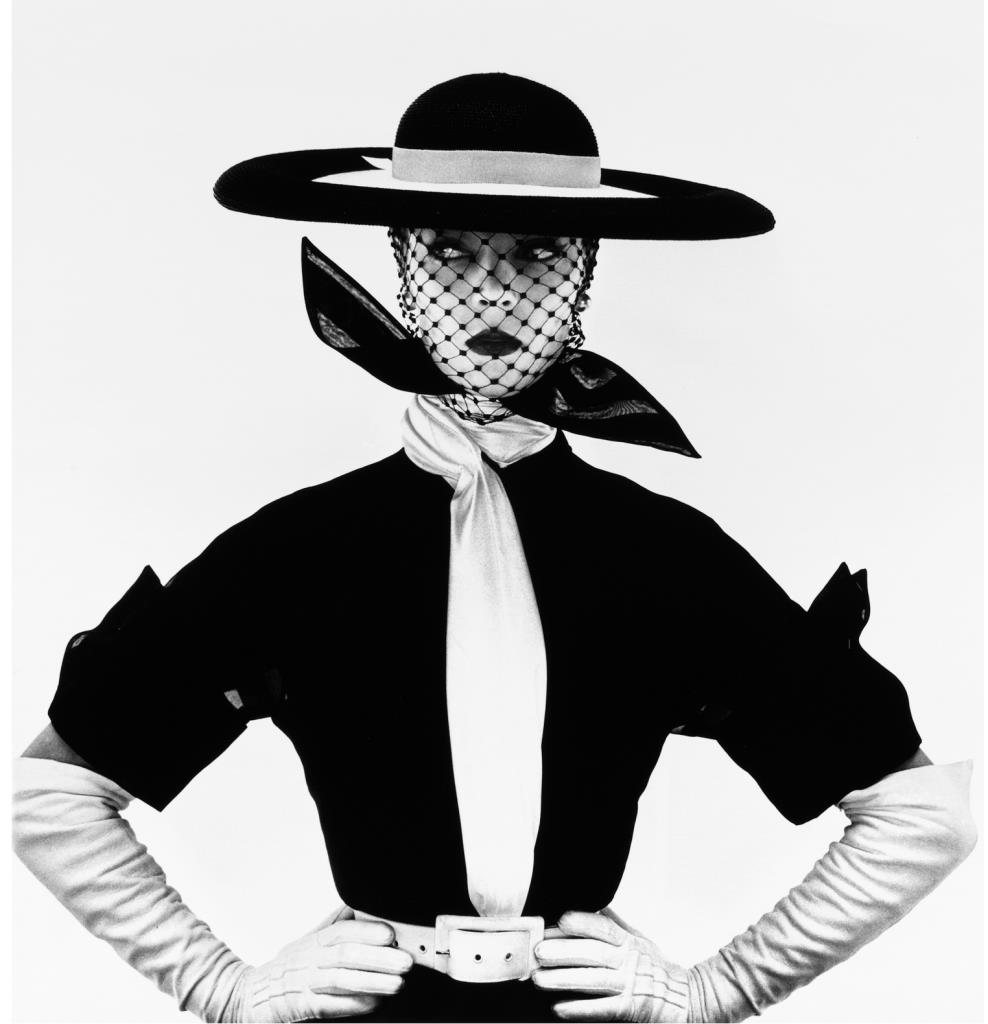 7-Irving Penn - Black and White Vogue cover (Ann Patchett) New York 1950 @Conde Nast