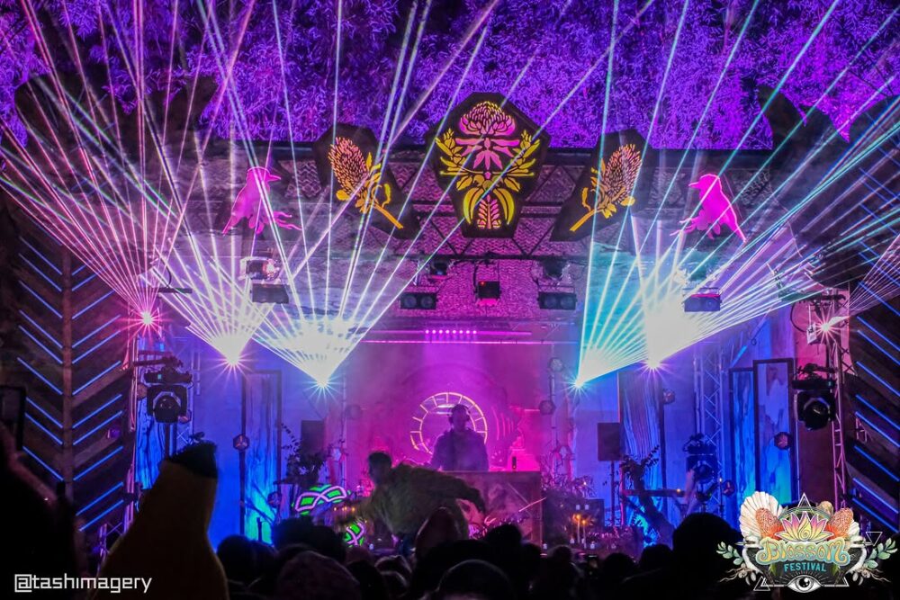 Enter the Lands of BUTTONZ and Garlic Party with ‘Cheese’