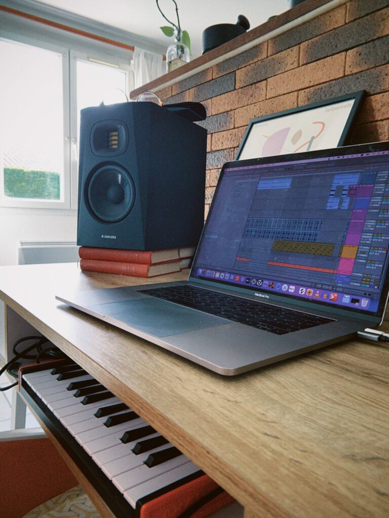 Studio Survival: Redeyes