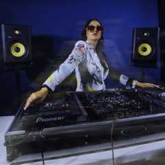 Jaki Nelson and Deltiimo Deliver a Deep, Driving New Co....