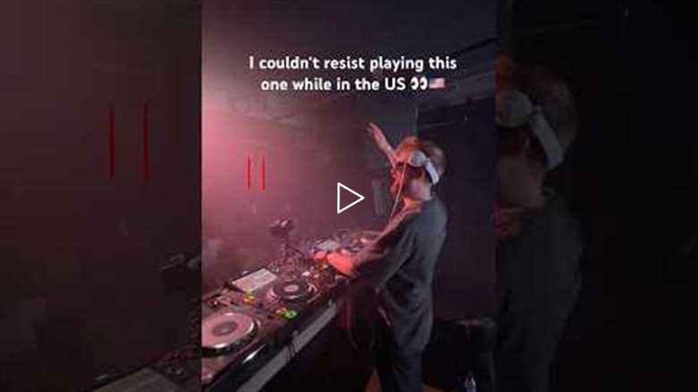 its a party in the USA 😮‍💨🇺🇸 #dj #nostalgia #mileycyrus