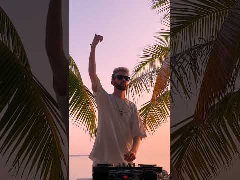 pure 2016 vibes - let me love you on the beach 🥹🌅