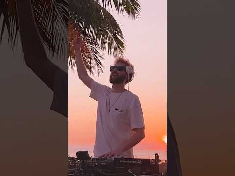 this song gives 2016 vibes 🥹🌅