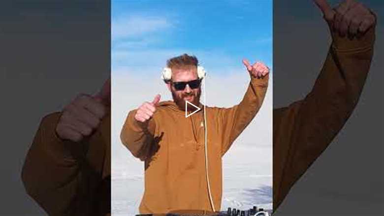 Luckily the sun came out!☀️❄️ Location suggestions for the next set?? 👀